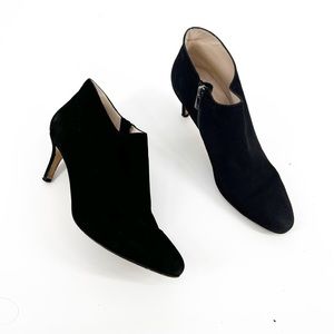 PELLE Moda Candis Black Suede Bootie, Size 8.5M